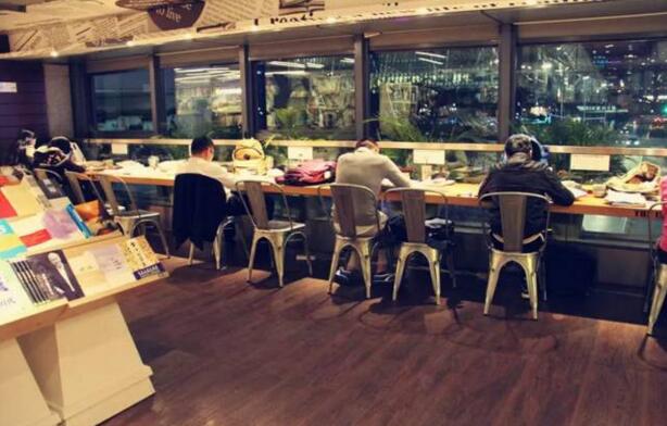 深圳書(shū)店實(shí)體店鋪裝修圖片